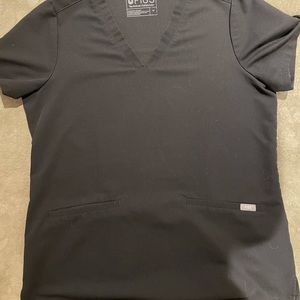 Figs: Casma three pocket scrub top
